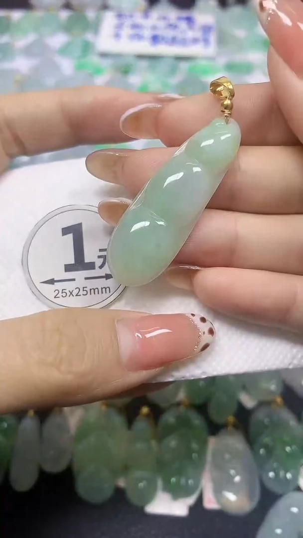 颈饰未镶嵌翡翠天然翡翠A货