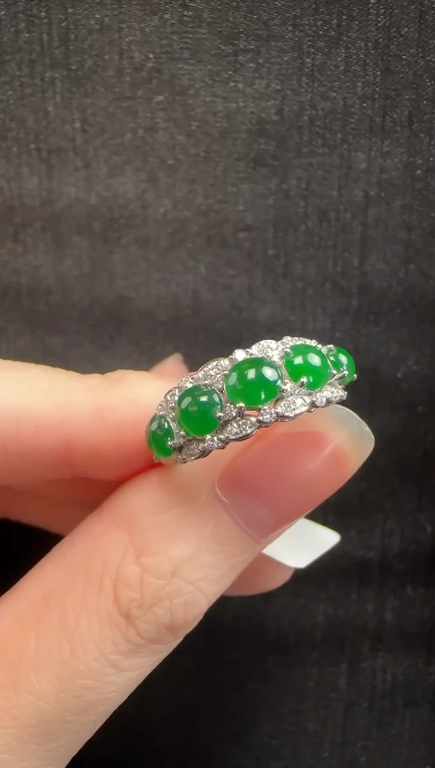 18K金镶嵌戒指翡翠159蛋面一只