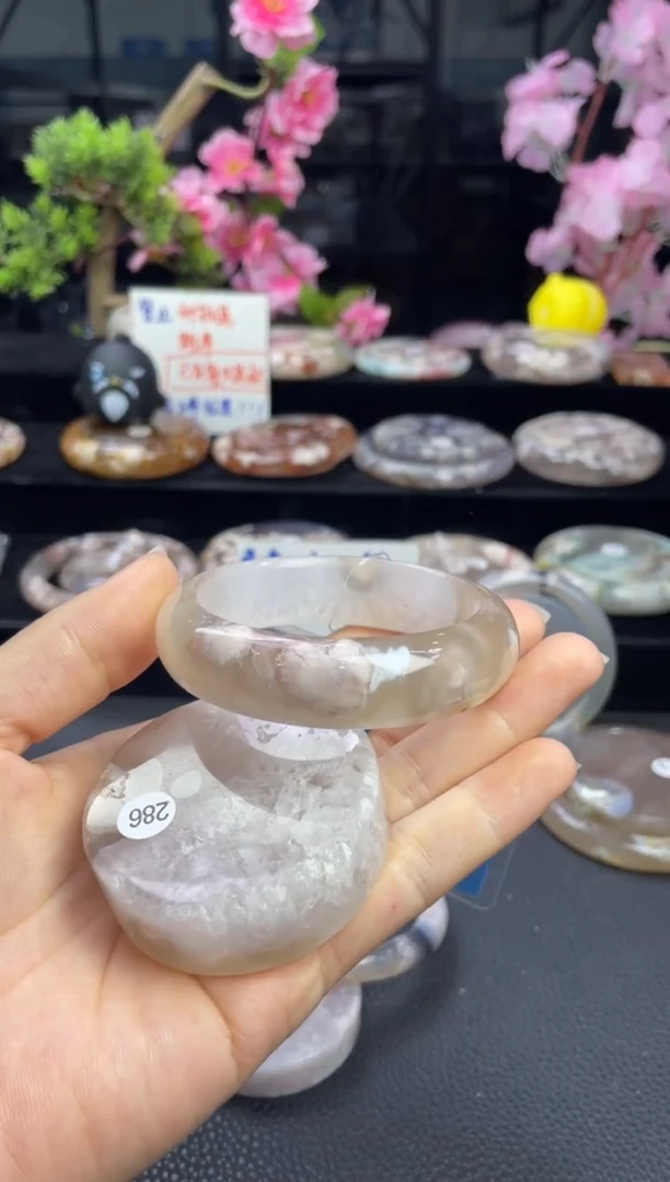 石英质玉手镯未镶嵌53