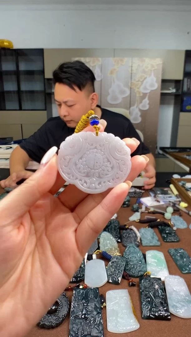 颈饰未镶嵌翡翠多样性发其一