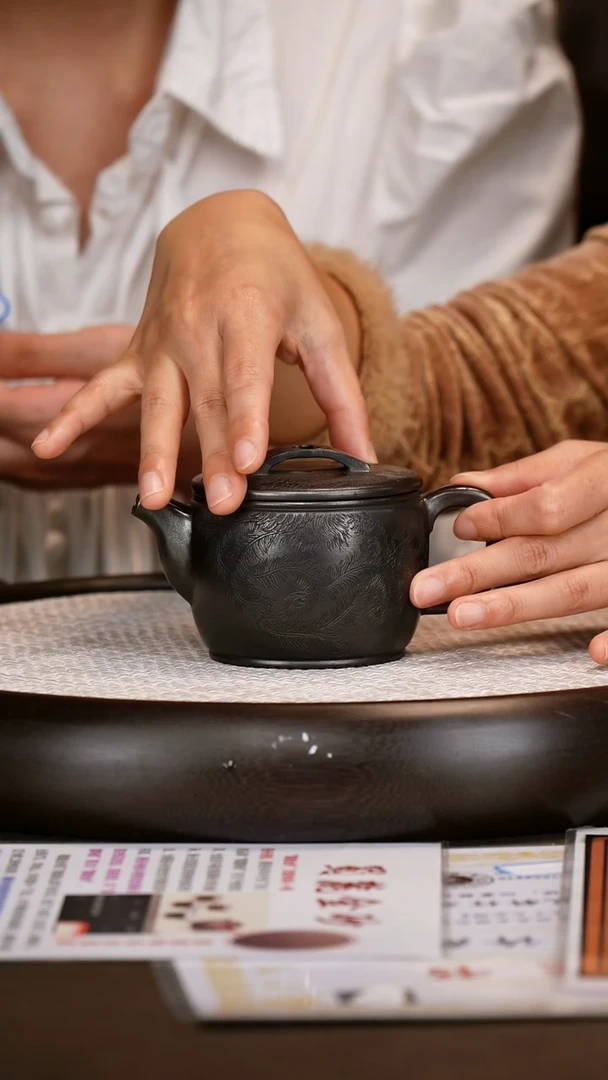 茶壶紫砂【许燕】玄铁砂汉瓦   260cc