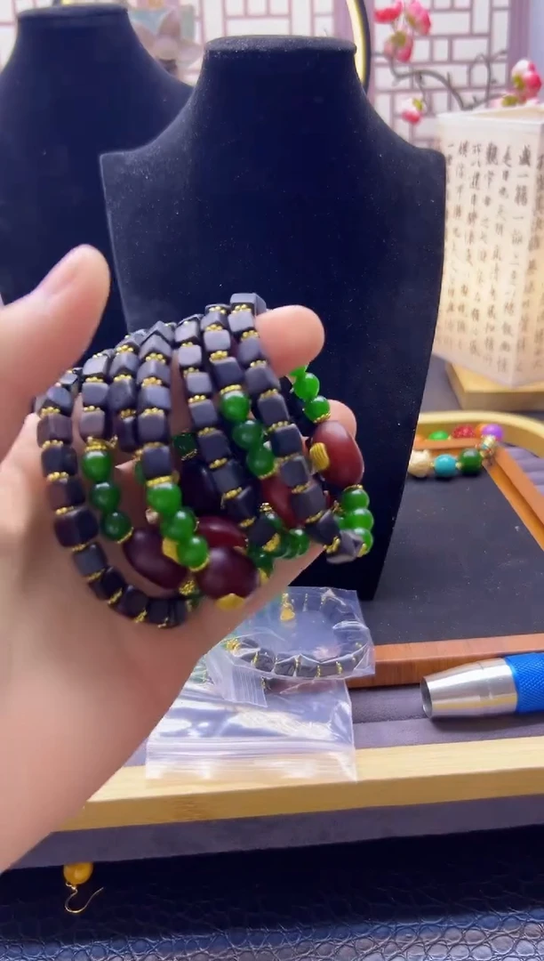 【闪购商品】和田玉手链14K金镶嵌S301