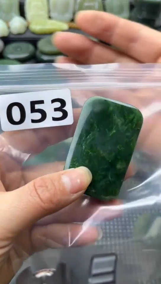 未镶嵌和田玉珠宝半成品牌子