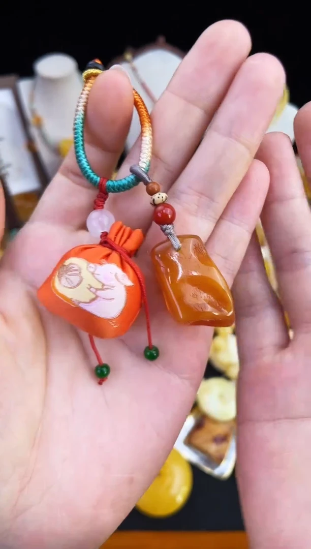 琥珀未镶嵌珠宝奇石柒月