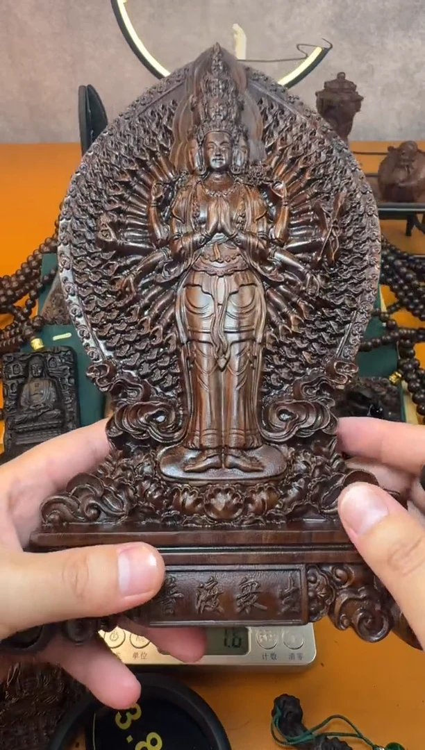 贡木其他《巴布亚贡木》新品血月星空千手大摆件