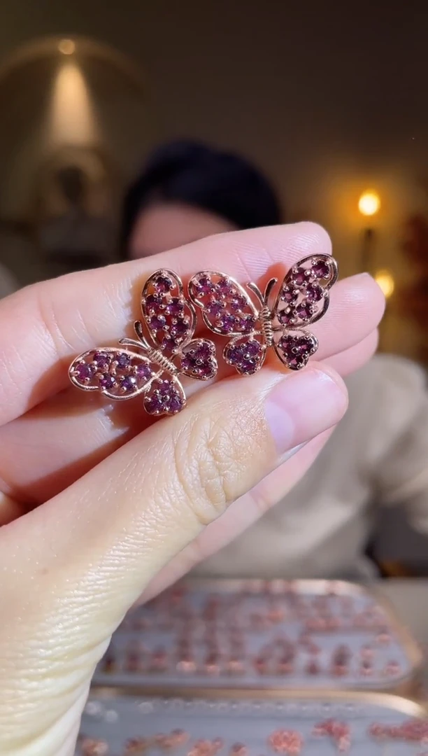 银S925镶嵌耳饰石榴石耳饰