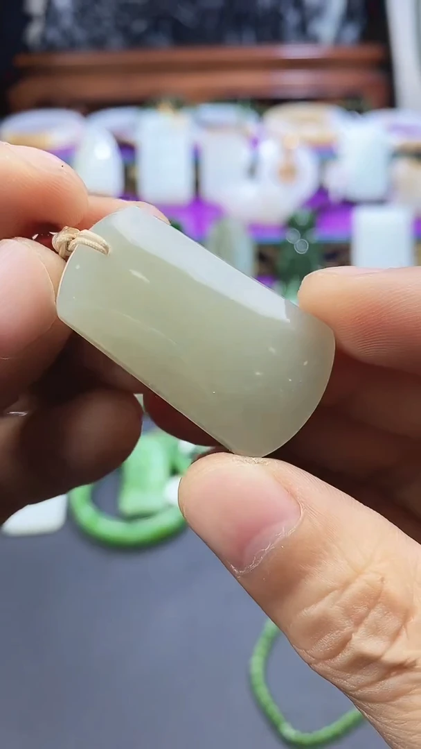 和田玉未镶嵌颈饰1