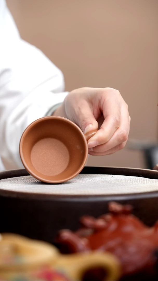 茶壶紫砂金砂段泥手把杯蝶恋花