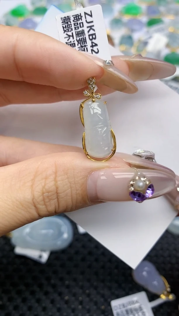 翡翠挂件18K金镶嵌311   天然翡翠A货