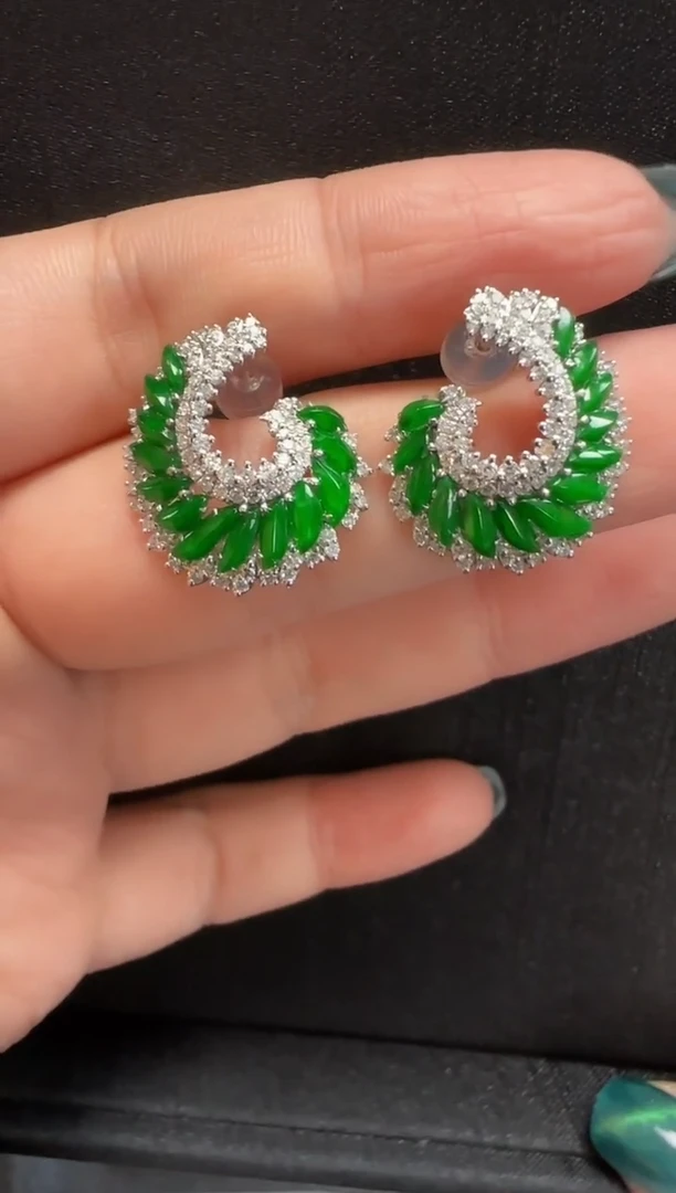 【闪购商品】翡翠耳环18K金镶嵌549随形一对