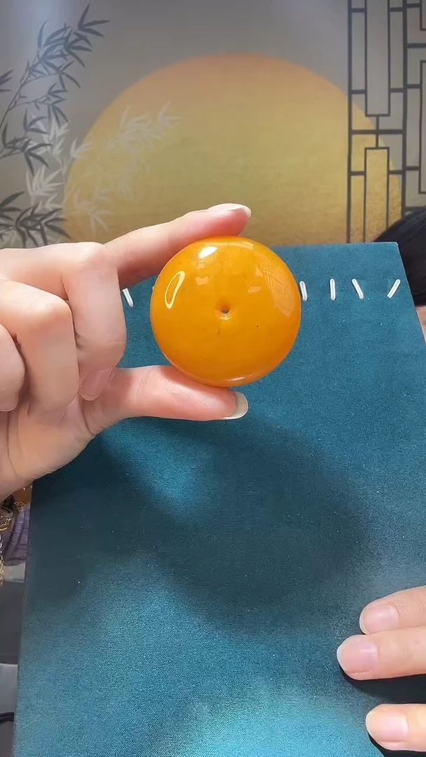 【闪购商品】琥珀裸石未镶嵌A0546天然蜜蜡绑绳微瑕