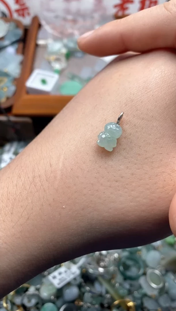 【闪购商品】翡翠颈饰未镶嵌哥哥