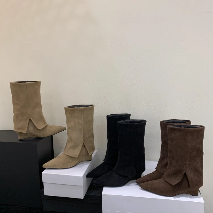 2025新款百搭尖头坡跟西部牛仔靴女中筒靴绒面褶皱堆堆靴裤管短靴