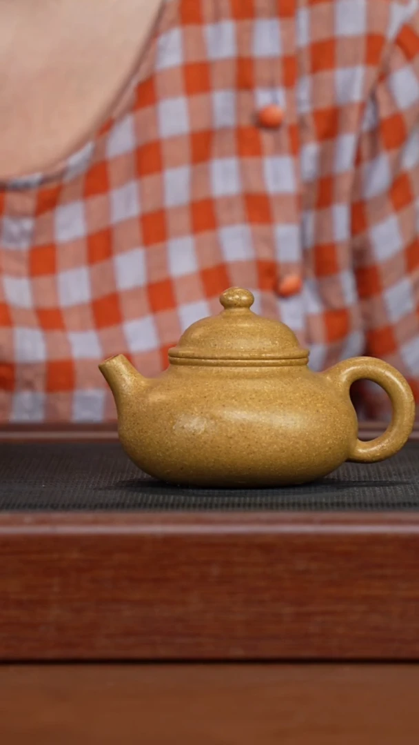 茶壶紫砂黄金段容天