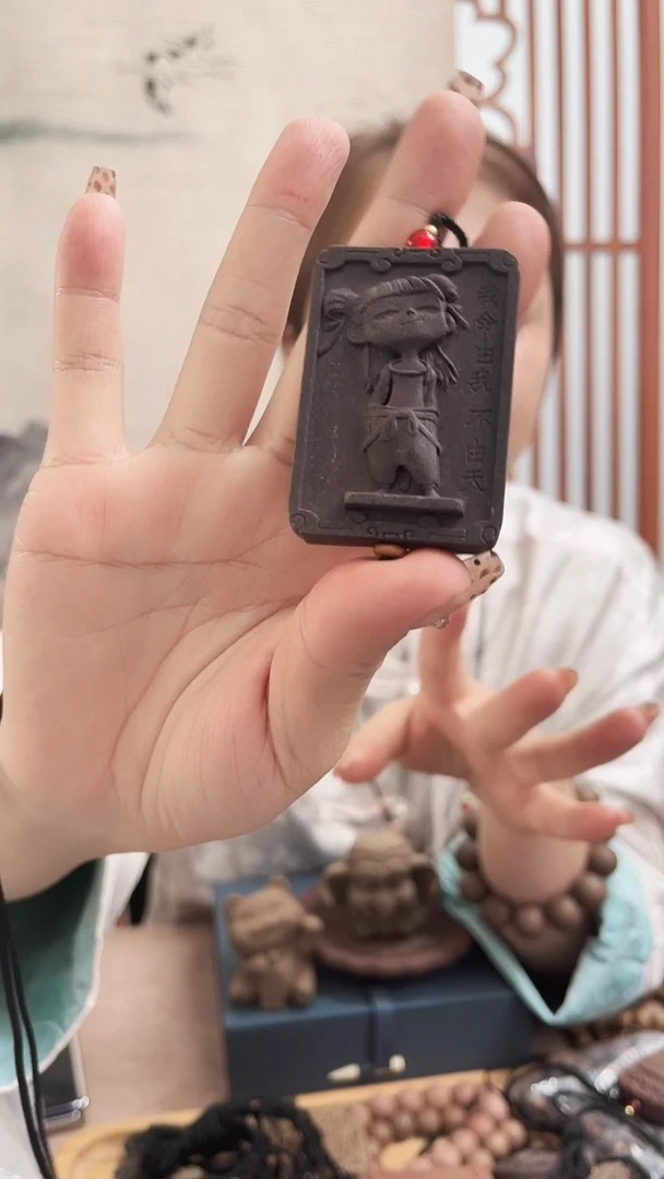 泥塑玫瑰哪吒牌子