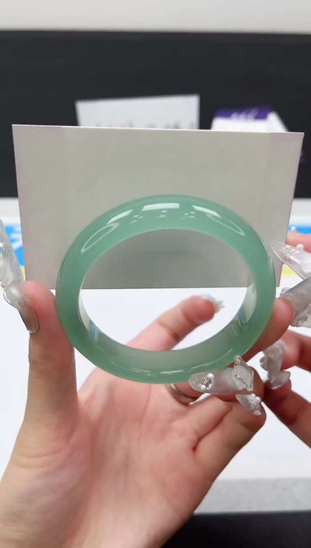 未镶嵌手镯石英质玉240-53.8