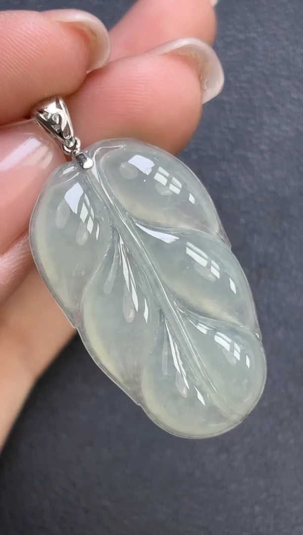 颈饰18K金镶嵌翡翠YM870-4叶子