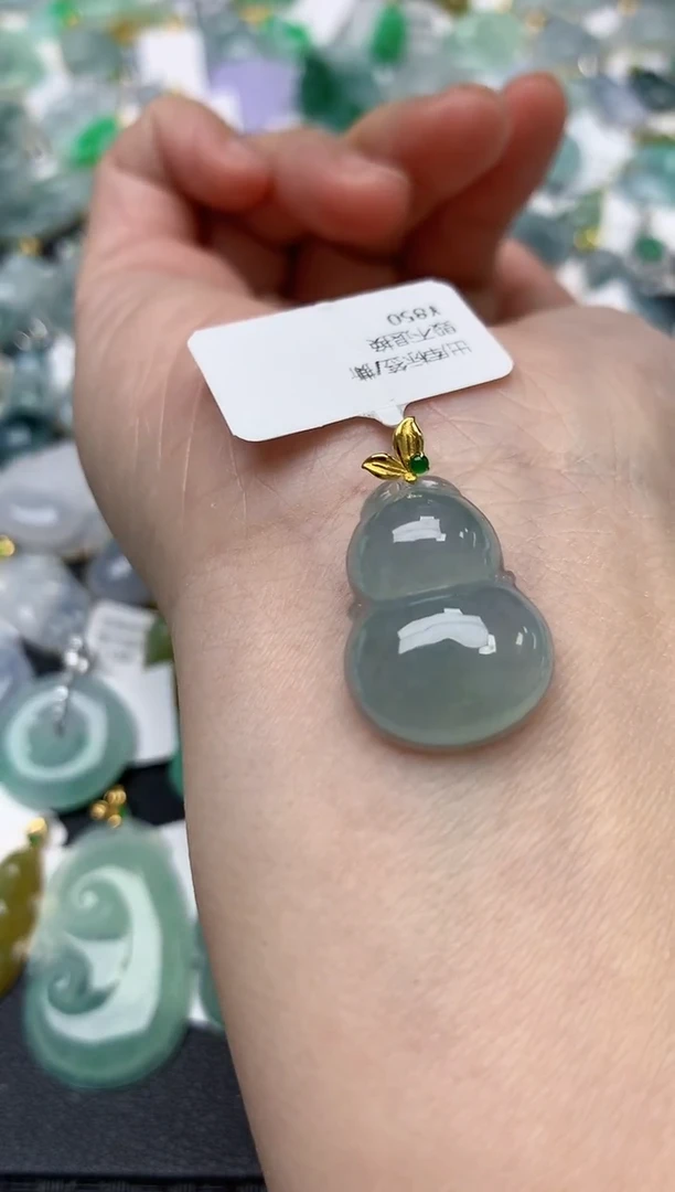 颈饰18K金镶嵌翡翠天然缅甸A货翡翠