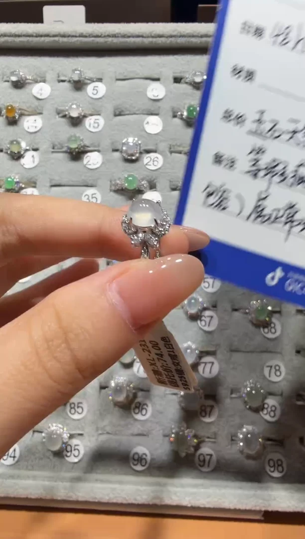 银S925镶嵌戒指翡翠925银镶缅甸A货翡翠戒指
