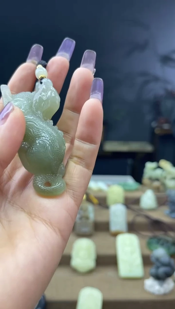 颈饰未镶嵌和田玉1