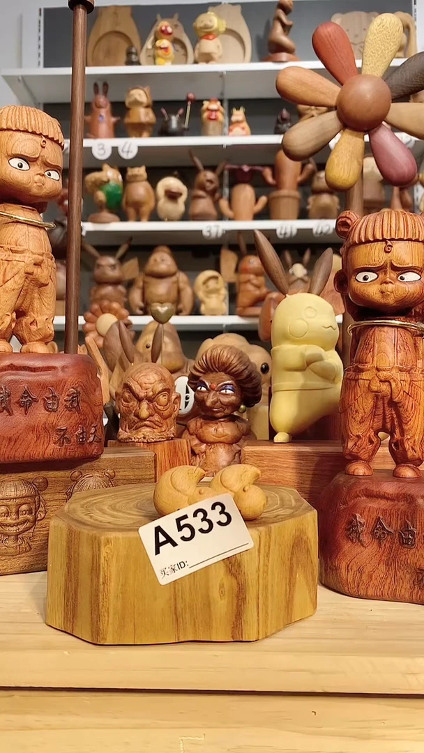 【闪购商品】木木雕摆件可爱卡通