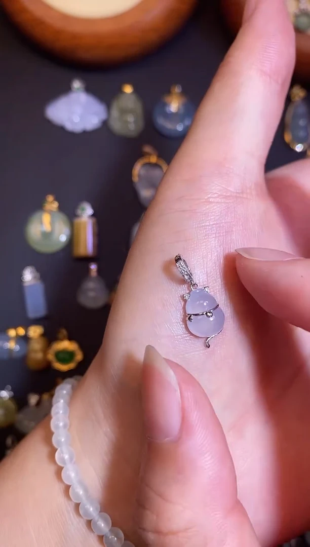 翡翠18K金镶嵌颈饰天然A货翡翠