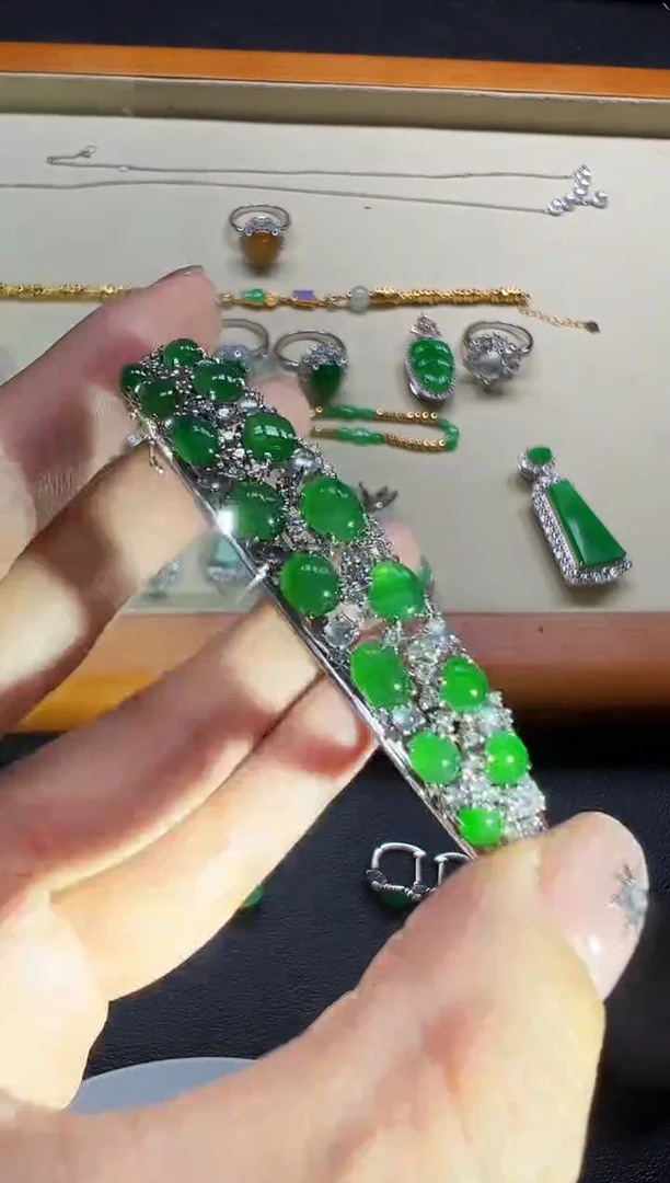 18K金镶嵌手镯（开口镯）翡翠DFZ0914-112