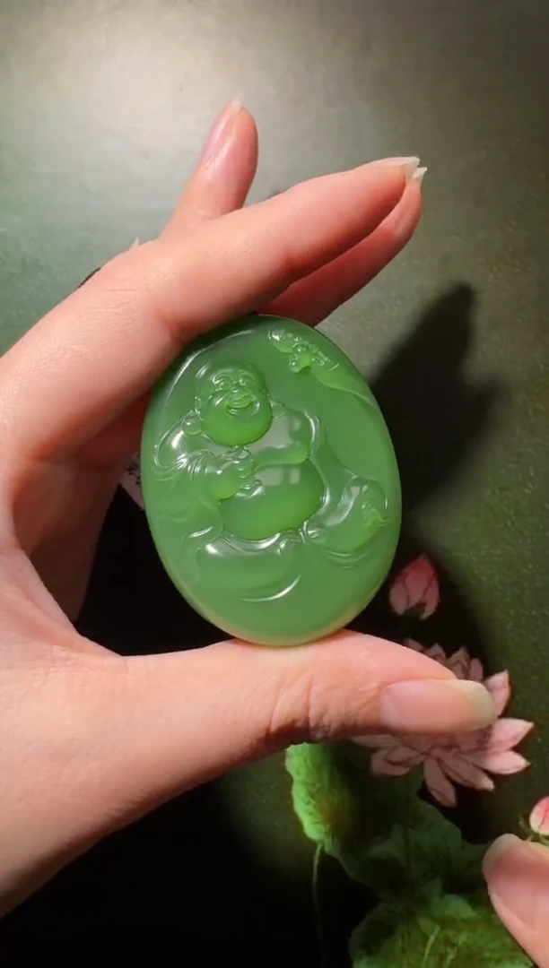 颈饰未镶嵌和田玉吊坠