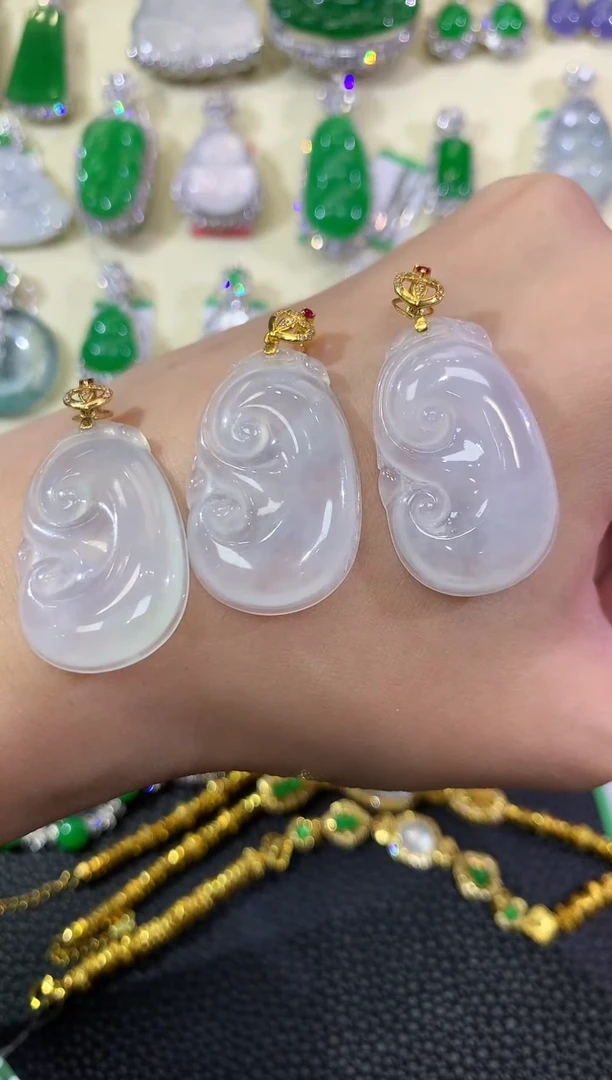 翡翠18K金镶嵌吊坠(不含链)夏日珠宝B2 多样性发货其中一