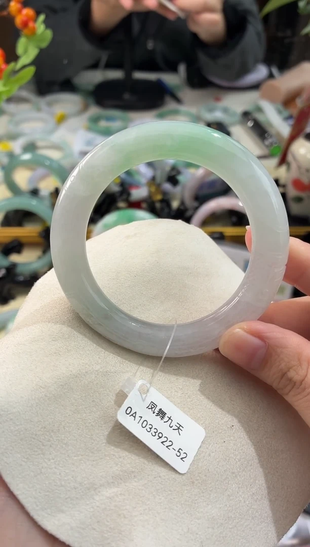 未镶嵌手镯翡翠早*好29  翡翠手镯 52