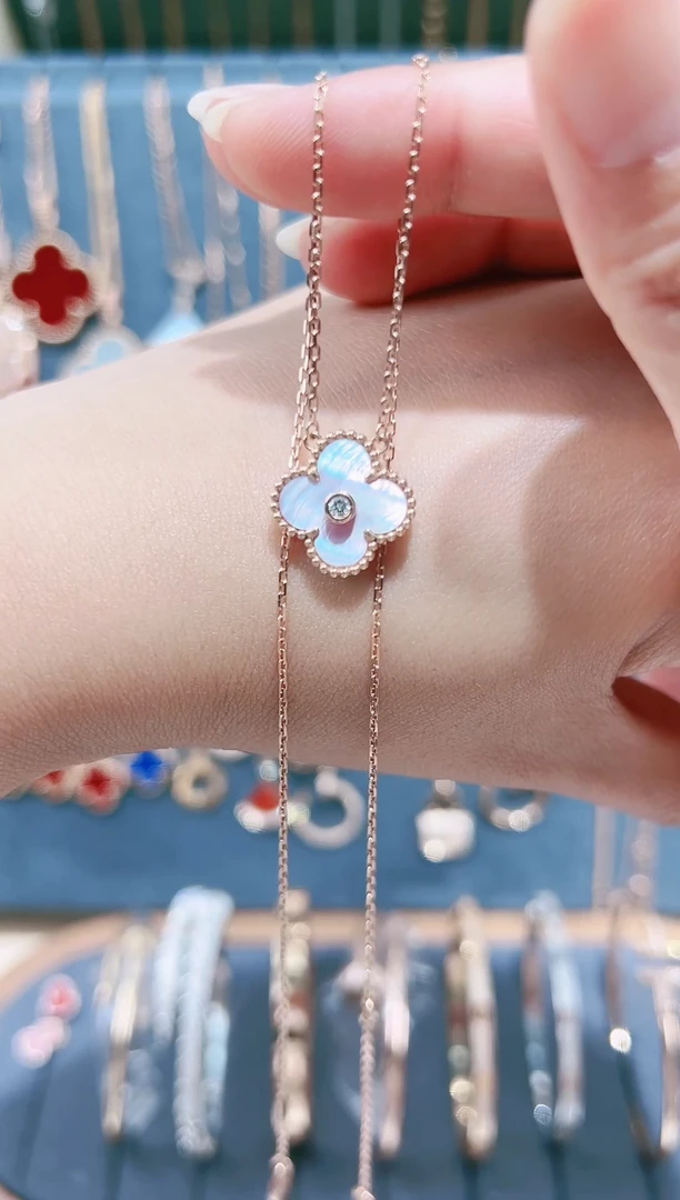 18K金镶嵌贝壳（贝母）项链单钻贝母项链（多样性发其一）