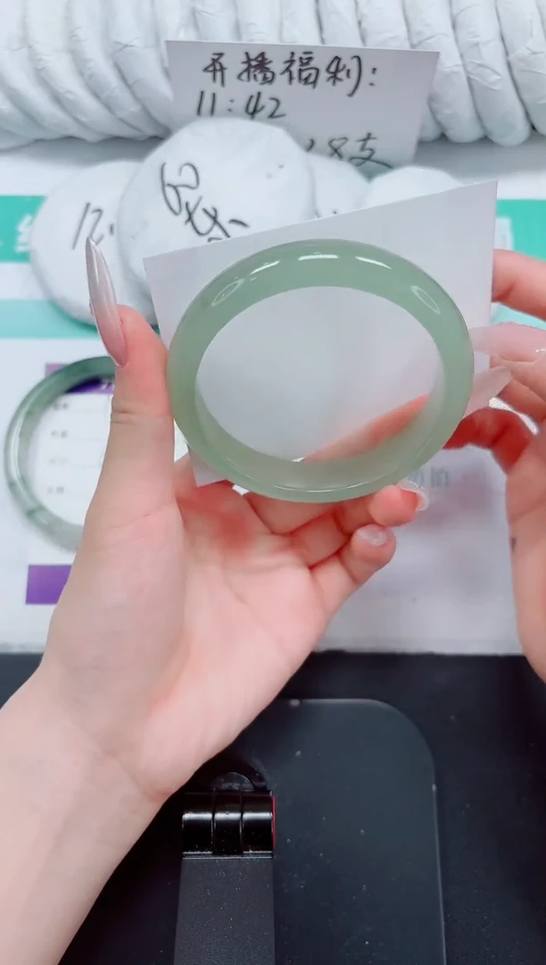 石英质玉手镯未镶嵌17-62.1