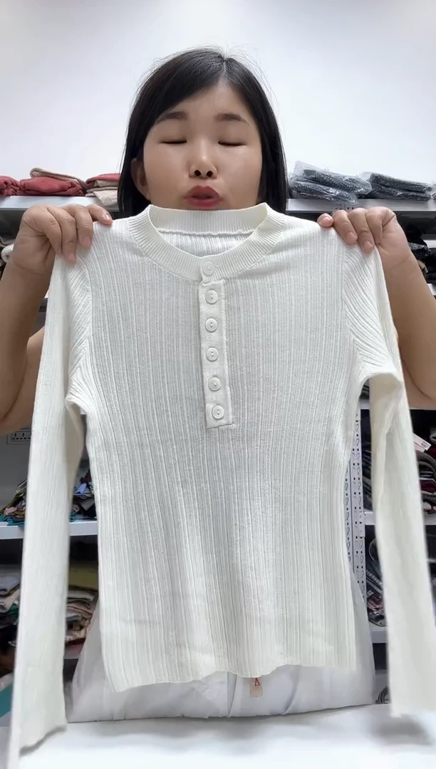 羊毛精纺白色上衣