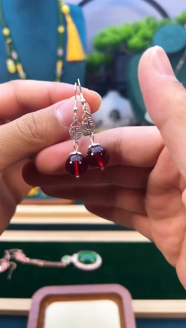 银S925镶嵌血珀耳饰E464