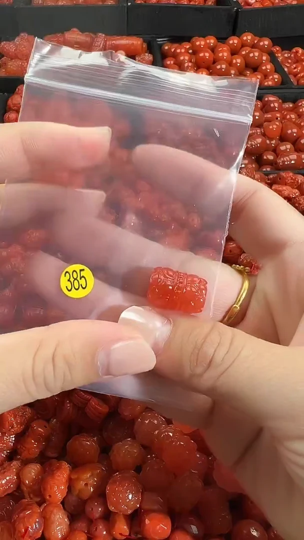 颈饰未镶嵌南红玛瑙1