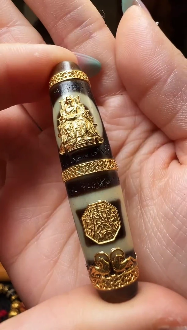 玛瑙/玉髓吊坠18K金镶嵌吊坠