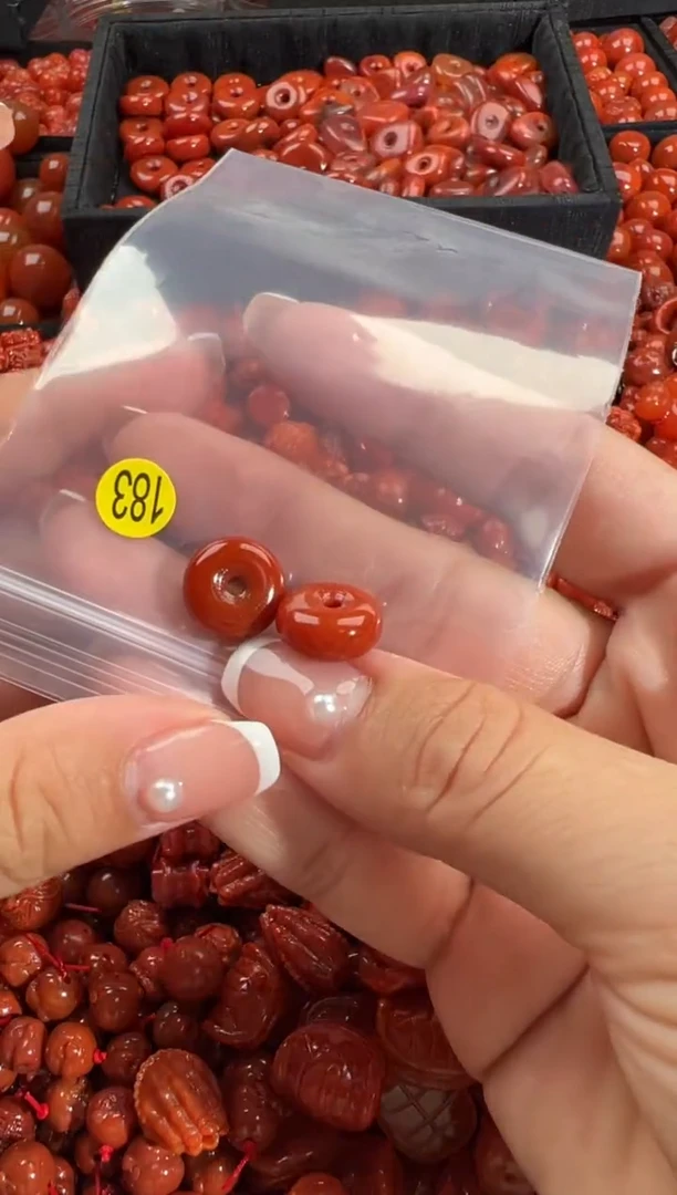 颈饰未镶嵌南红玛瑙2