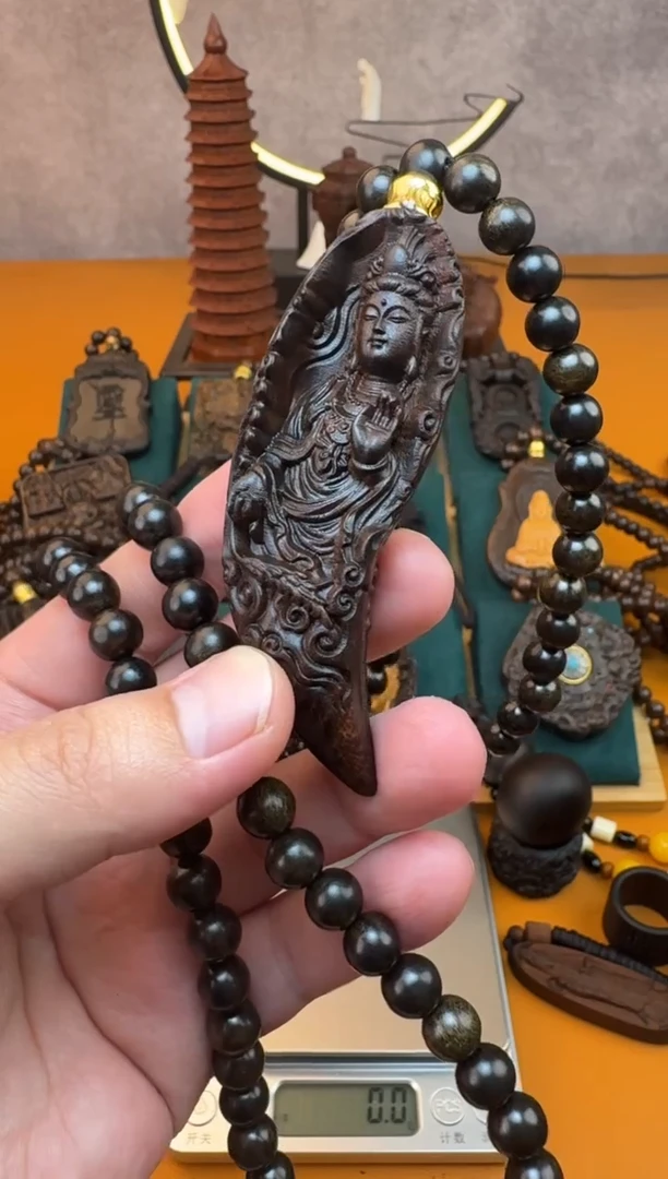 贡木吊坠《巴布亚贡木》新品巴布亚贡木月牙观音
