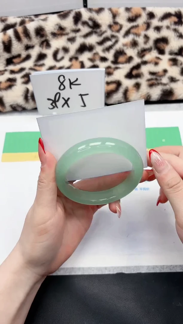 【闪购商品】石英质玉手镯未镶嵌195-60