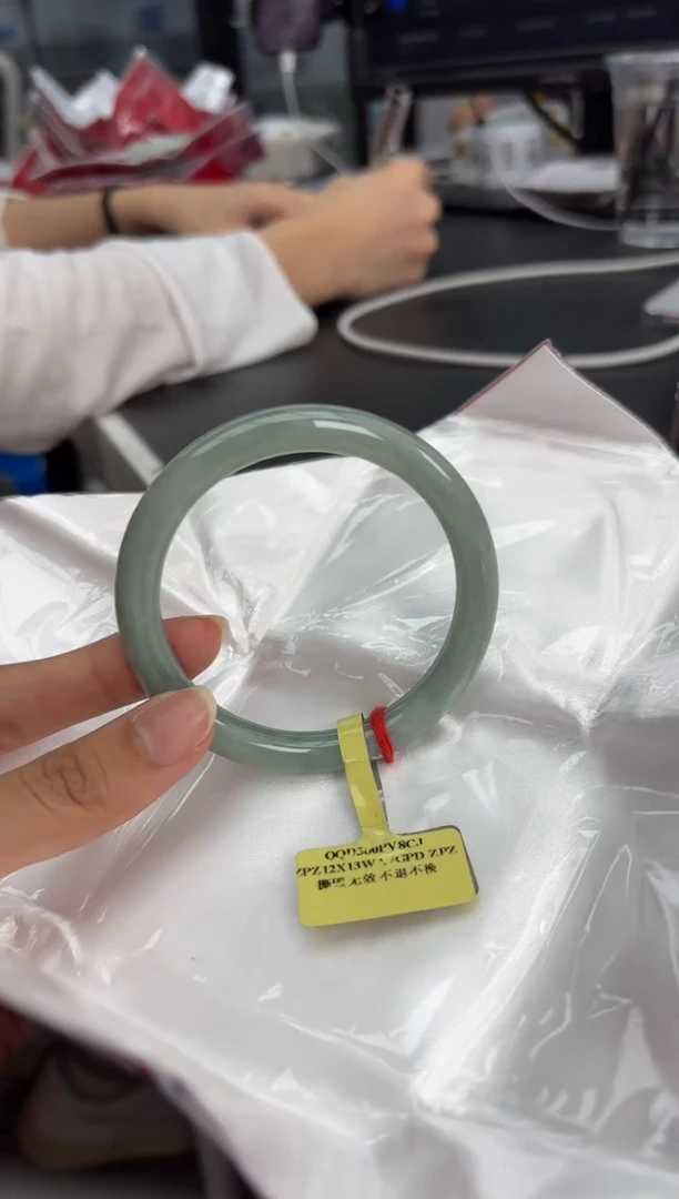 未镶嵌手镯（圆镯）翡翠翡翠手镯32