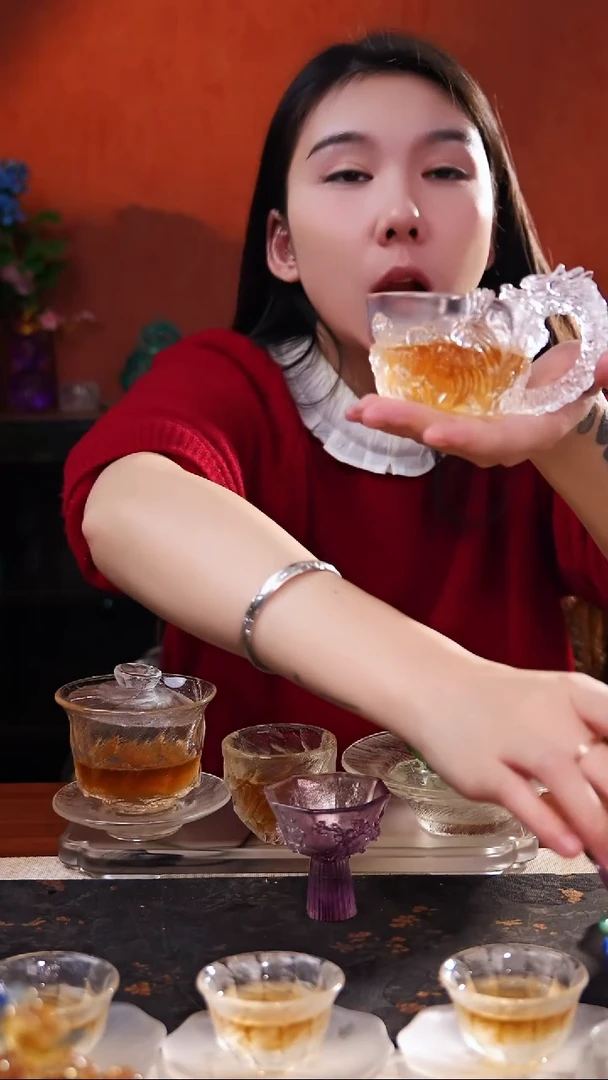 古法琉璃白色龙杯