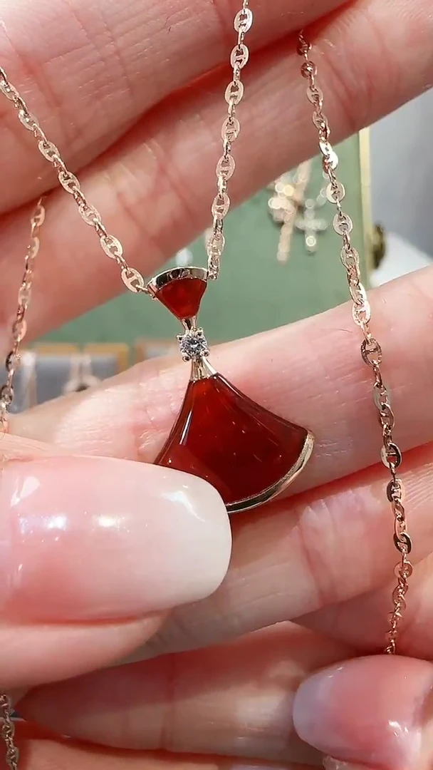 【闪购商品】玛瑙/玉髓吊坠(不含链)18K金镶嵌18K金钻石裙子吊坠