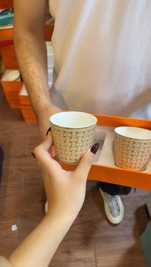 杯鸿辉家品牌瓷器，京东包邮！