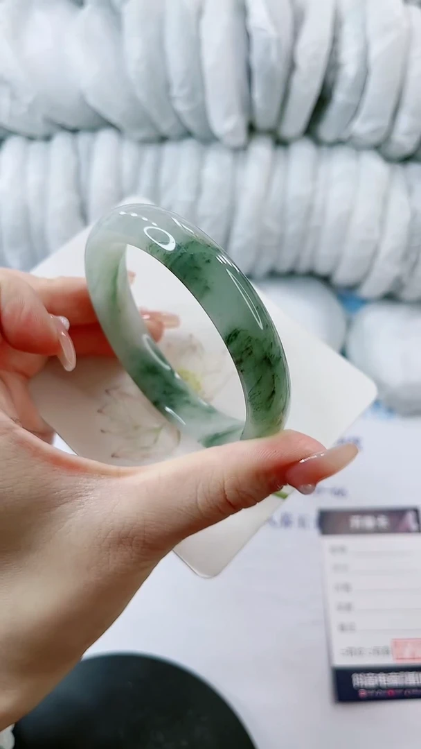 【闪购商品】石英质玉手镯未镶嵌0464778355多样性发货