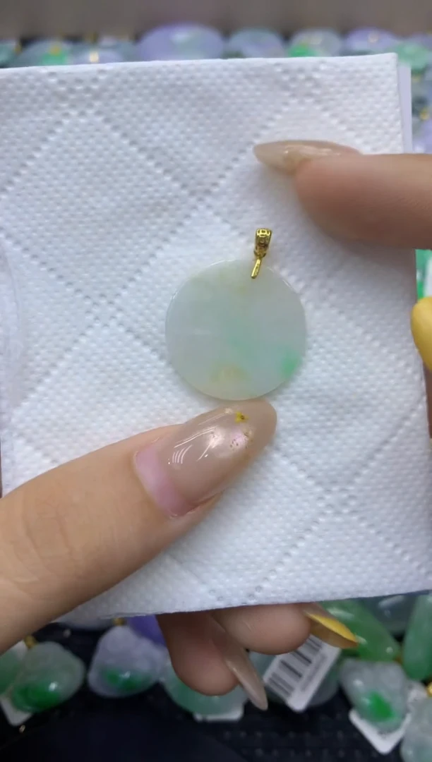 颈饰未镶嵌翡翠天然缅甸翡翠A货