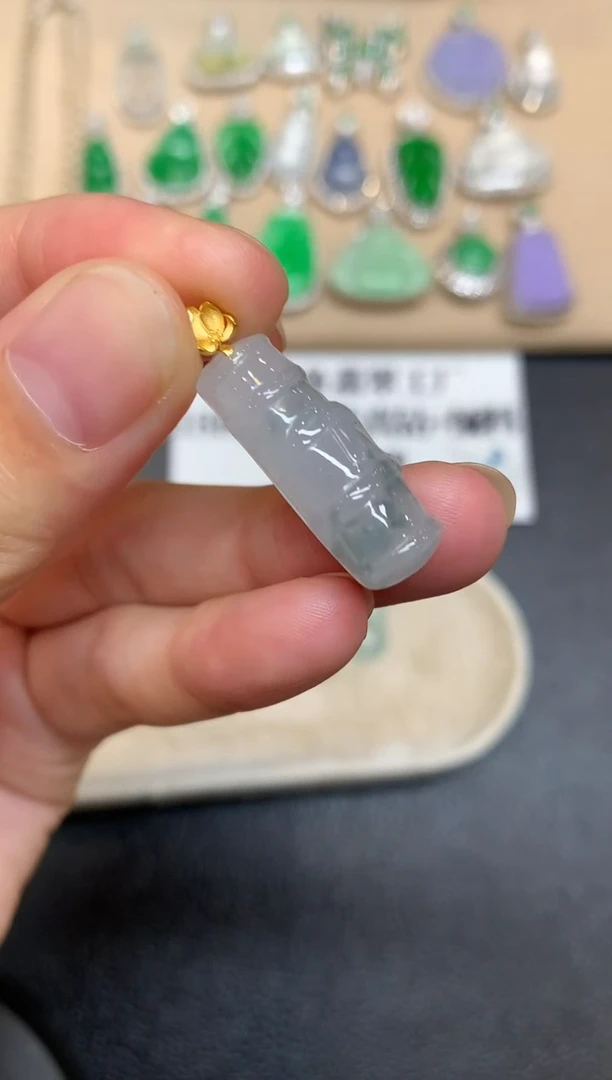 颈饰18K金镶嵌翡翠竹节【无服务费