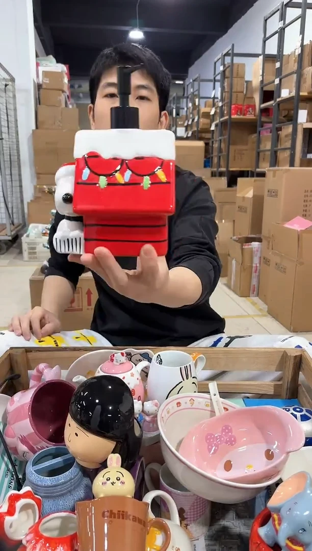 瓷片史努比房子按压瓶