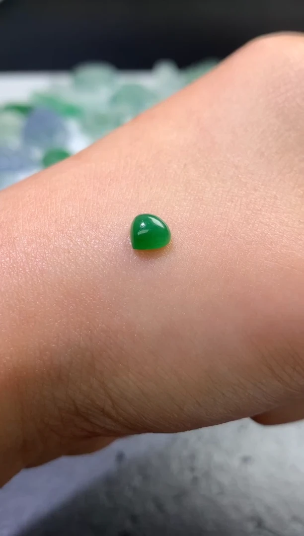 未镶嵌定制翡翠毛货5.8-2.7