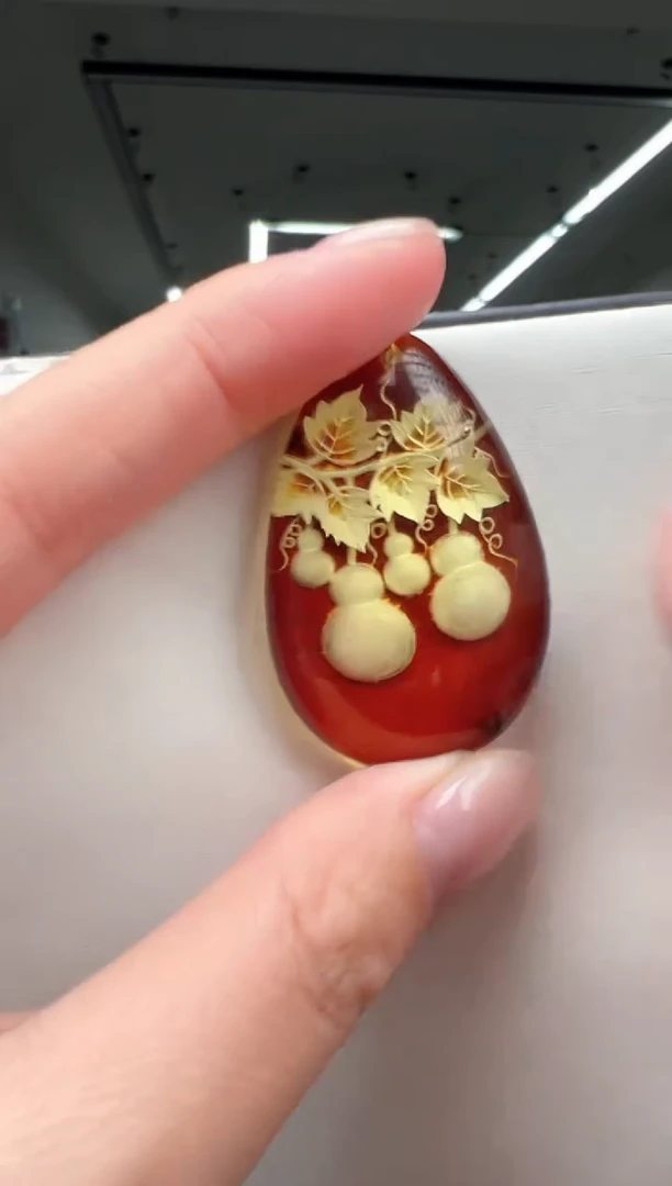 琥珀颈饰未镶嵌吊坠