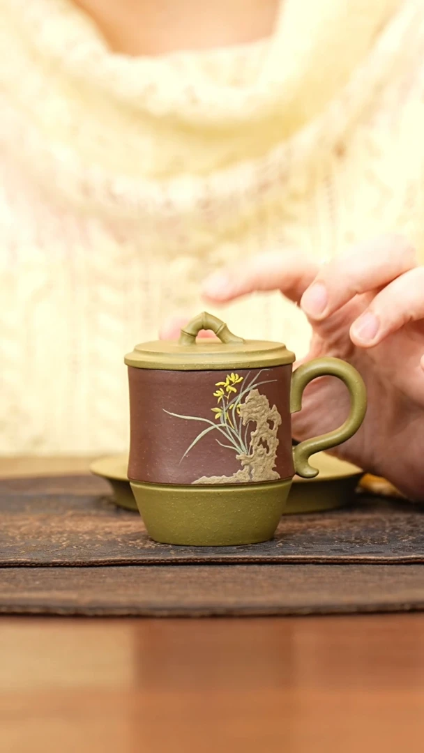 紫砂茶叶罐豆青泥泥绘太湖石兰花盖杯